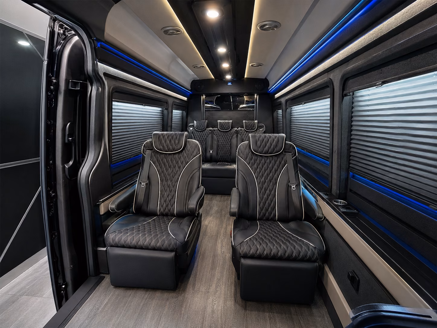 airport transfer buses for convention groups flying into logan