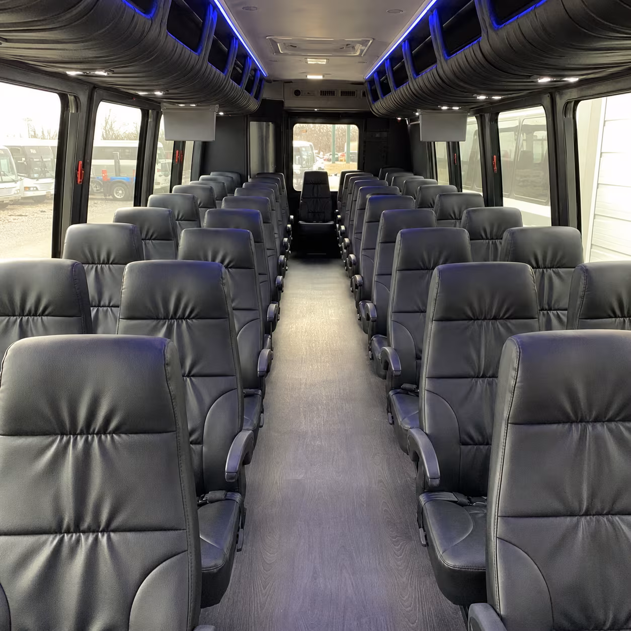 find the perfect transportation for your next airport transfer 3